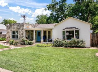 108 W Centre St, Fredericksburg, TX 78624