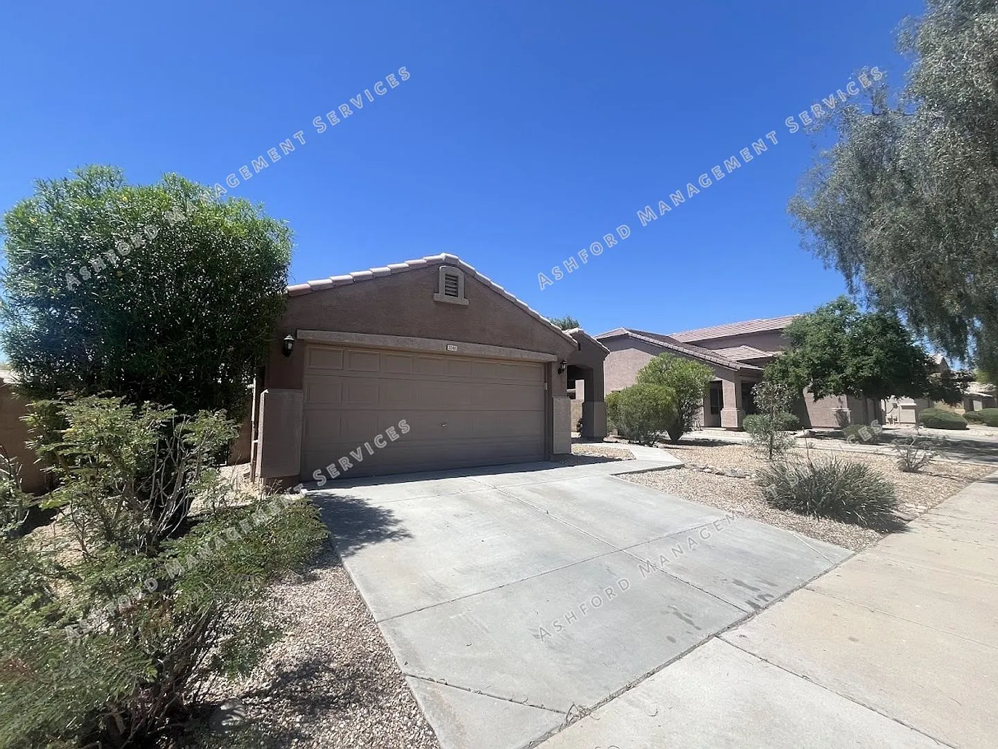 Beautiful 3 Bedroom 2 Bathroom Home In Goodyear — Photo 2