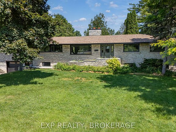 3rd image of 1802 Sydenham Rd
