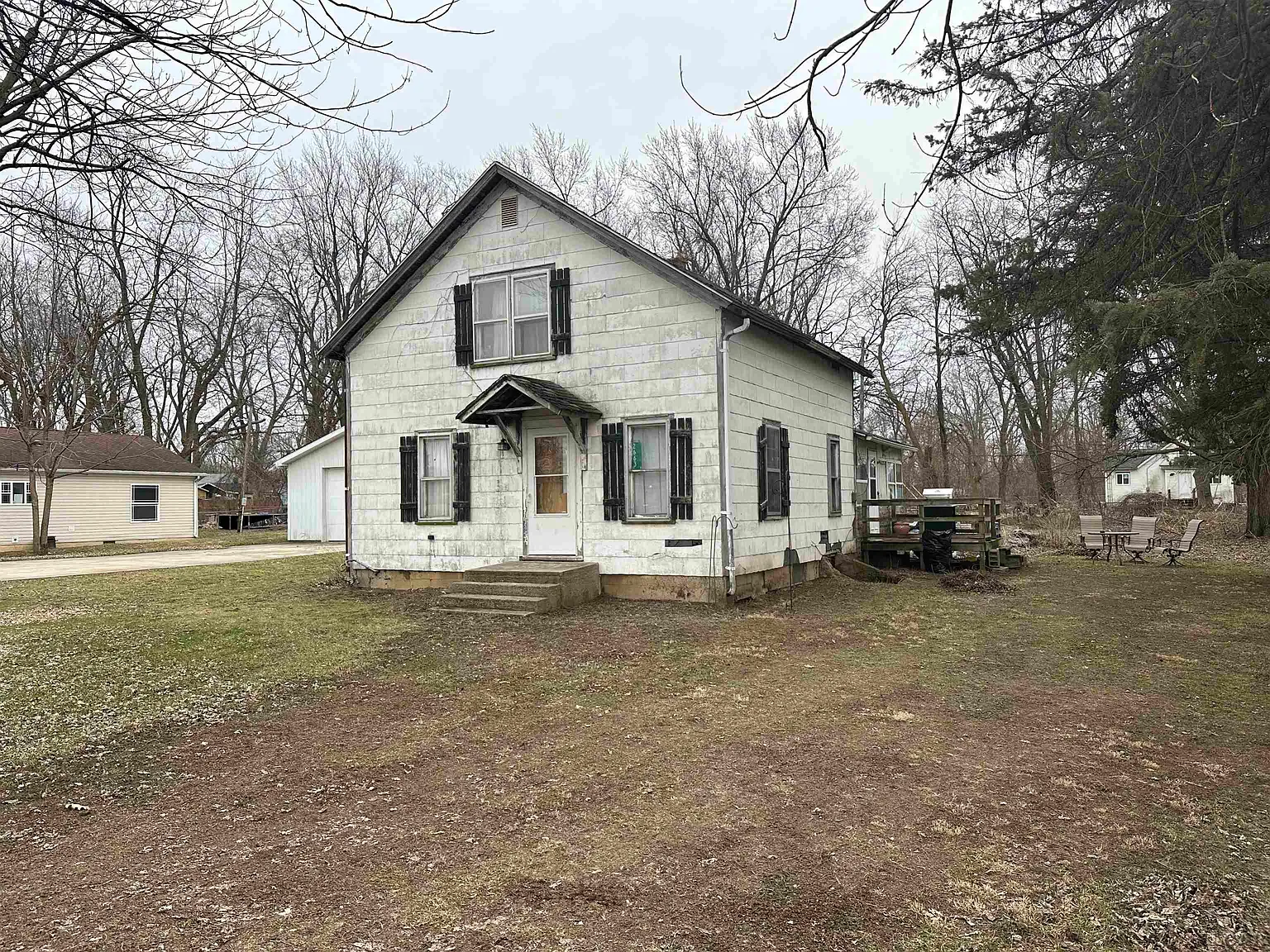 2663 Cloverdale Ave photo 1