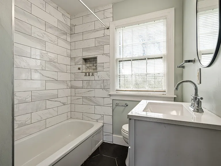 3934 Kennison Ave — Photo 19