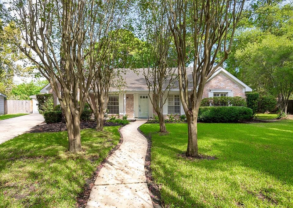 1st image of 9635 Oak Thicket Dr