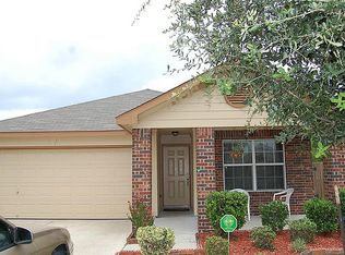 907 Running Creek Ct, Baytown, TX 77521