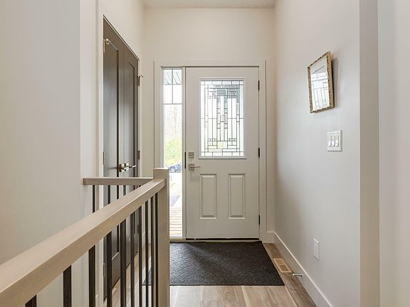 2nd image of 26 Riverwood Pl