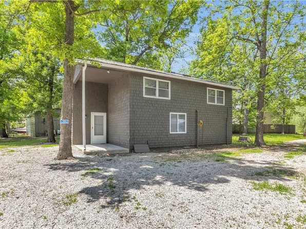 34 Agnes Ln, Lacygne, KS 66040