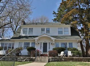 5520 Wyandotte St, Kansas City, MO 64113