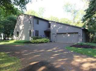 263 E Pine Lake Rd, North Lima, OH 44452