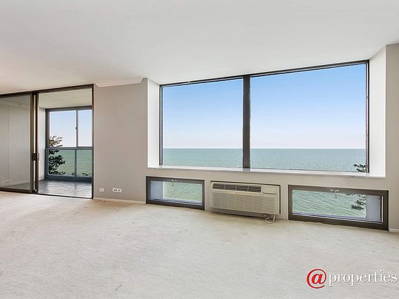 Living Room / Dining Room