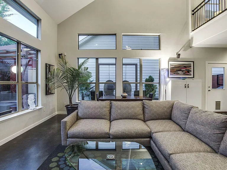 2548 Wedglea Dr — Photo 11