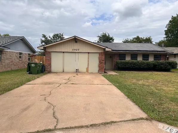 1707 SE 15th St, Mineral Wells, TX 76067