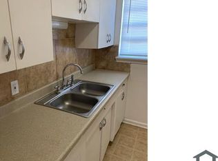 1505 S Parkwood Ln, Wichita, KS 67218