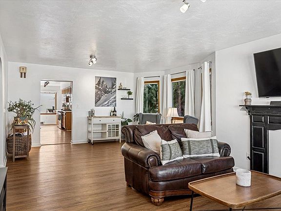 5th image of 114 S 2nd St