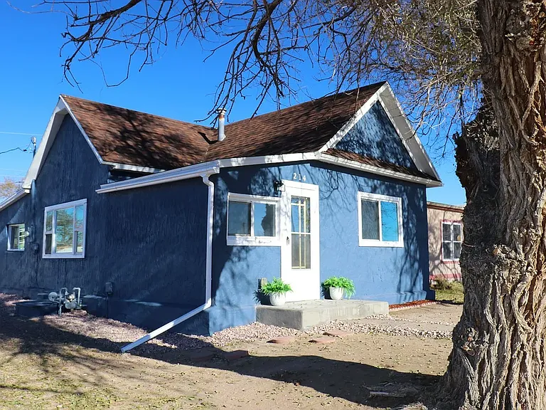 214 Marble Ave — Photo 2