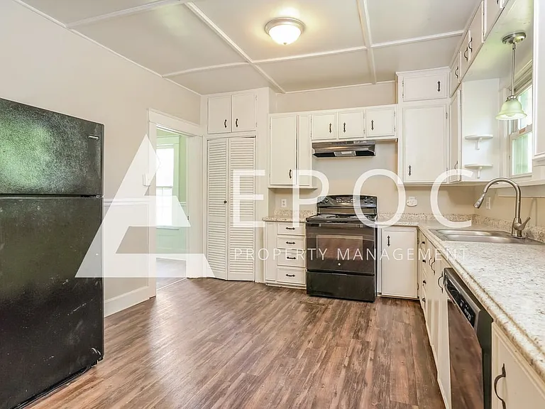 125 E Devonshire St — Photo 3