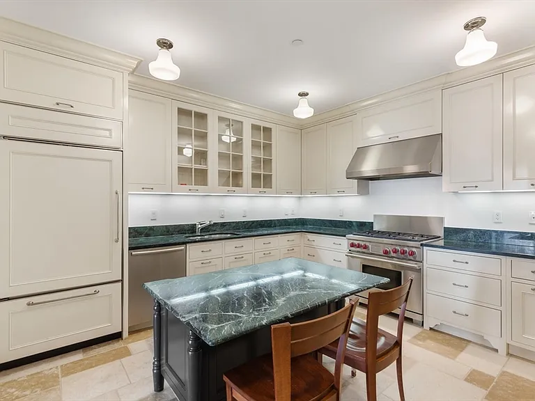 20 Beacon St #4 — Photo 12