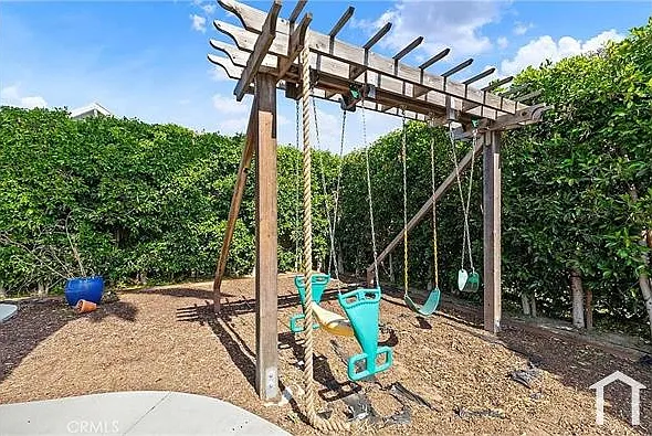 5 bed, 3502 sqft, $6,795 — Photo 4