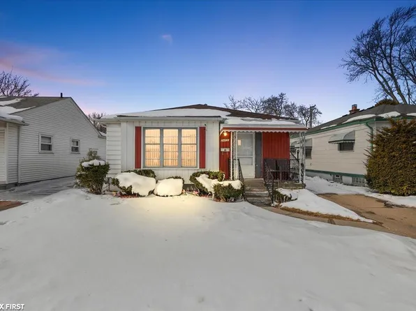 24821 Lambrecht Ave, Eastpointe, MI 48021