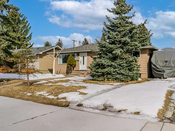 4224 S Worcester Dr SW, Calgary, AB T3C 3L4