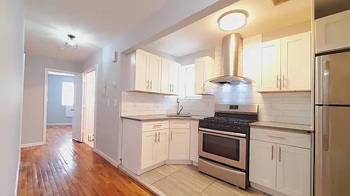796 Freeman St #1 Photo 1