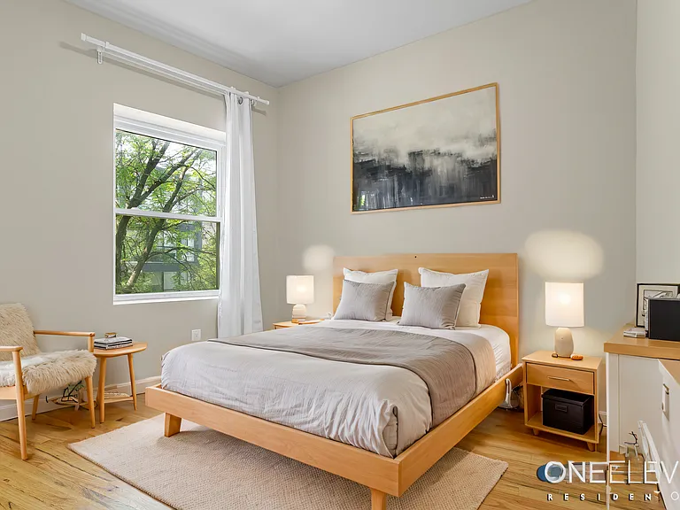 185 Woodpoint Rd #3 — Photo 2