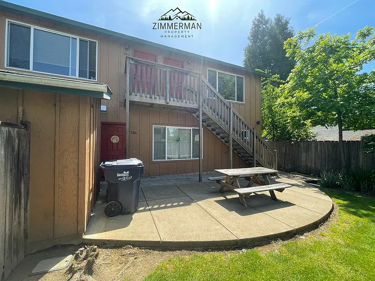 736 E 18th Ave — Photo 1