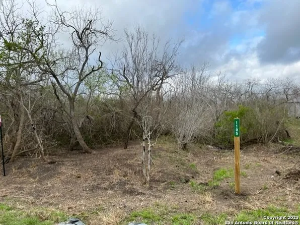 1105 N PARK LOT 1, Karnes City, TX 78118