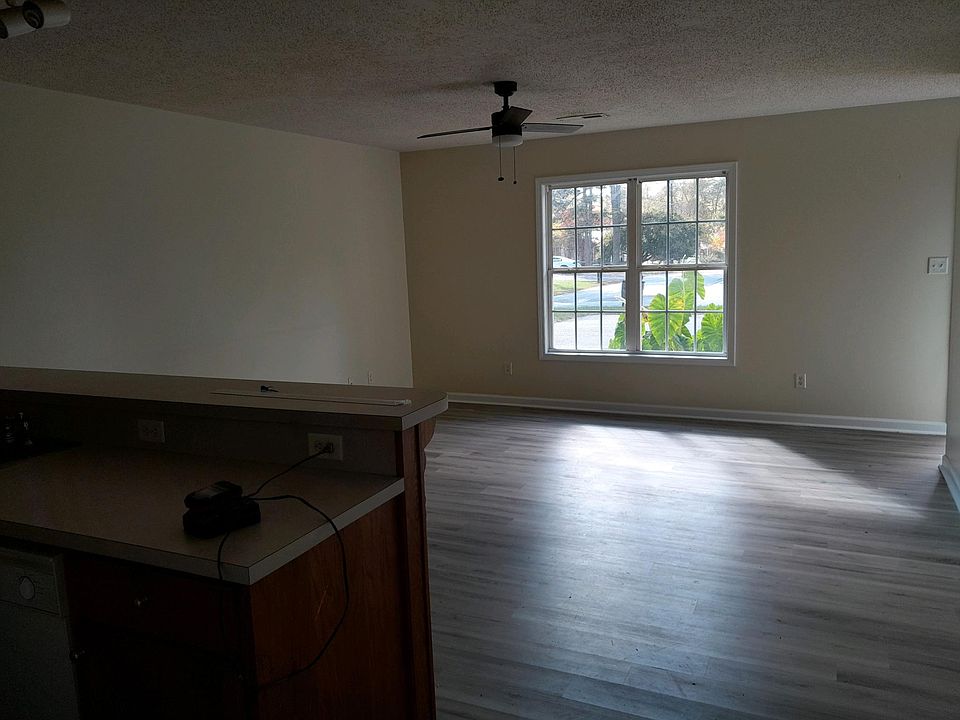 1st image of 144 Cedar Ave #144