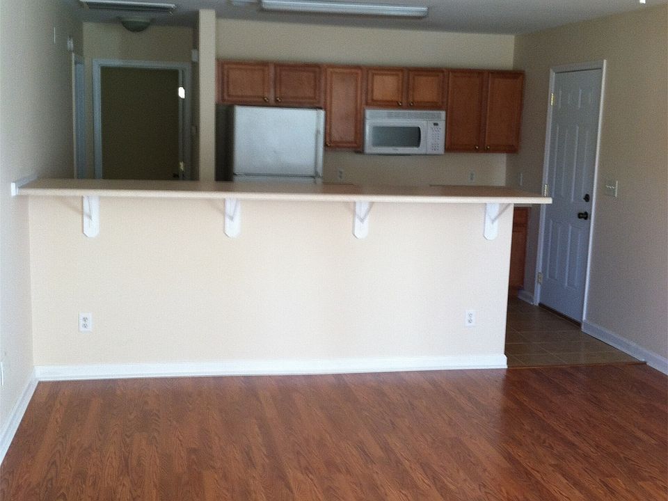 2nd image of 132 Dove Hill Cir