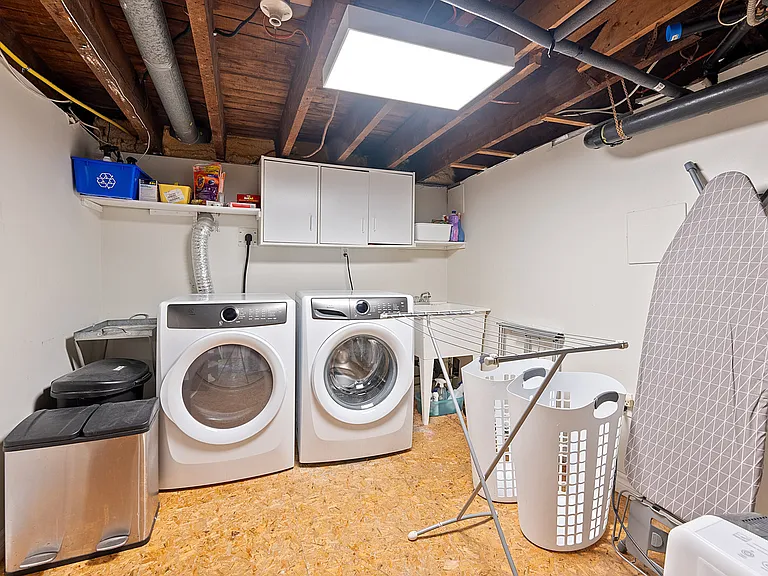 111 Summerhill Ave — Photo 49
