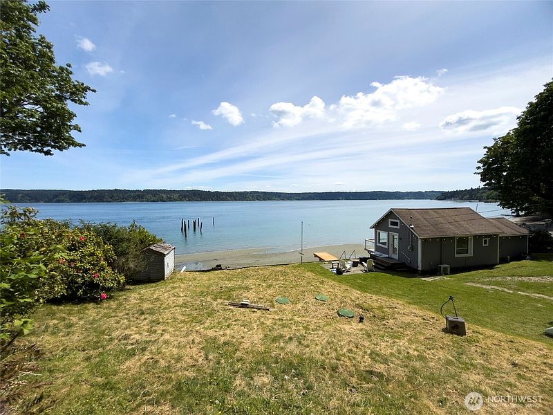 2nd image of 1230 Maplewood Beach Drive NW