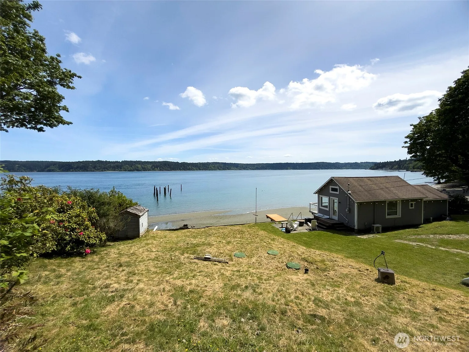 1227 Maplewood Beach Drive NW photo 1