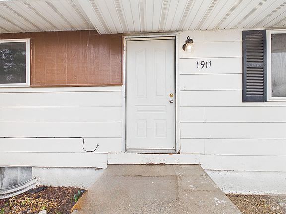 3rd image of 1911 R St