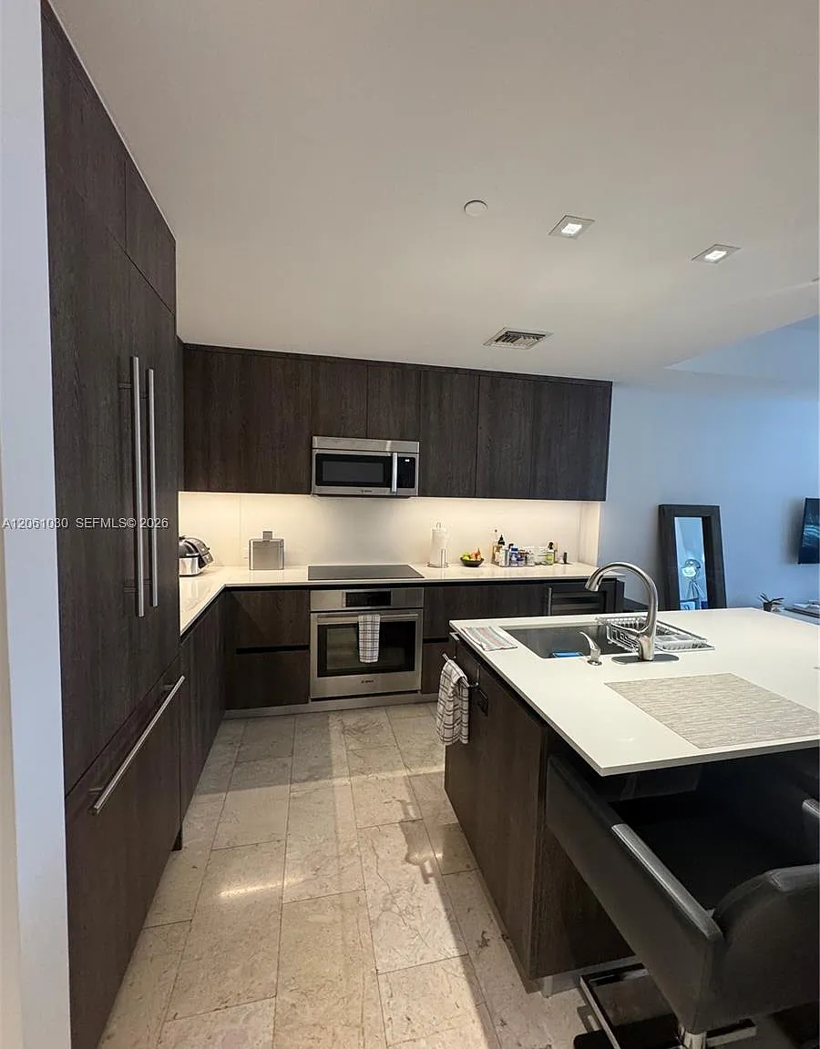 Rise Condo — Photo 4