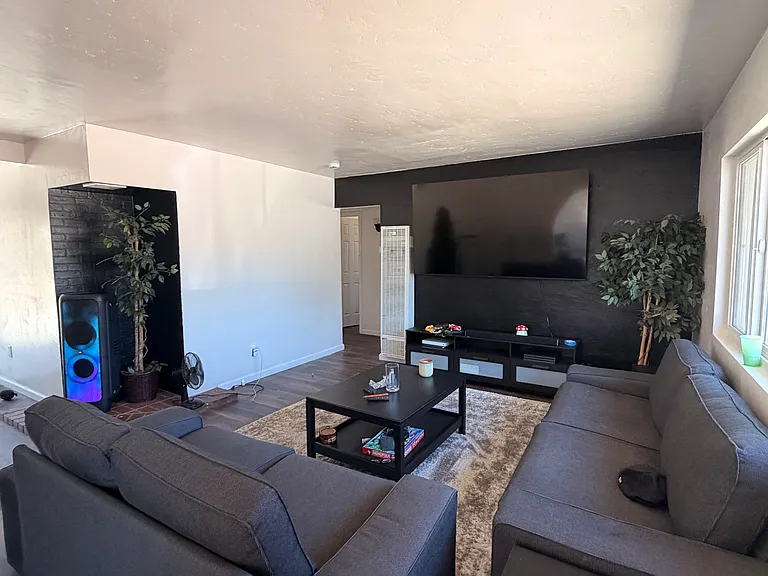 44549 Seeley Ave — Photo 4