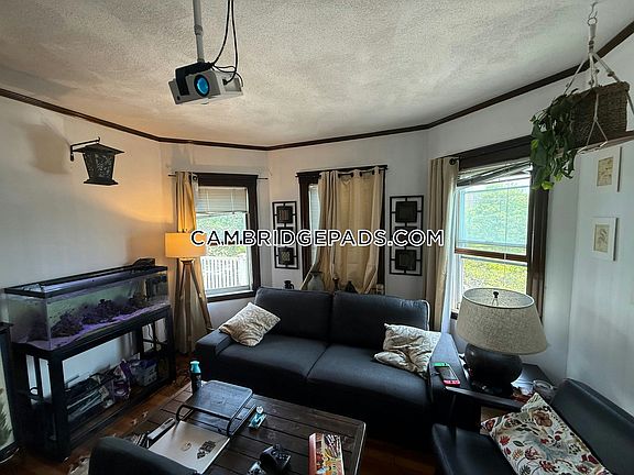 2nd image of 9 Roberts Rd #3