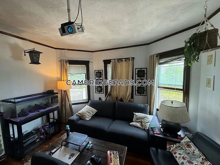 9 Roberts Rd #3 — Photo 2