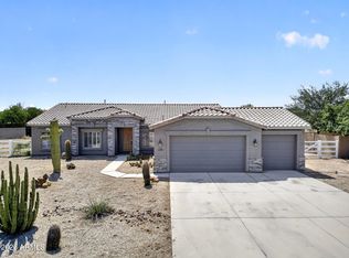275 E DESERT HOLLY Drive, San Tan Valley, AZ 85143