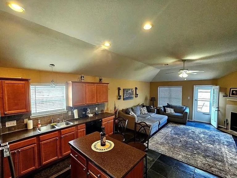 3418 Dorsey Ln — Photo 8