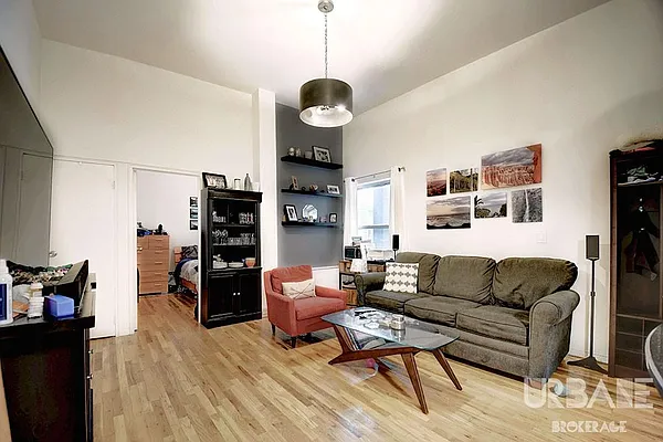 Rented by Urbane Brokerage | media 20