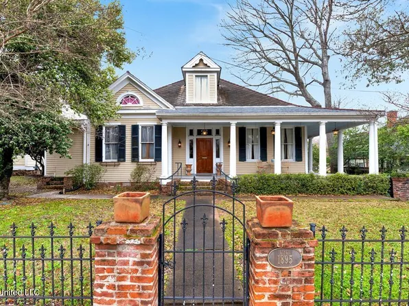 26 Homochitto St, Natchez, MS 39120