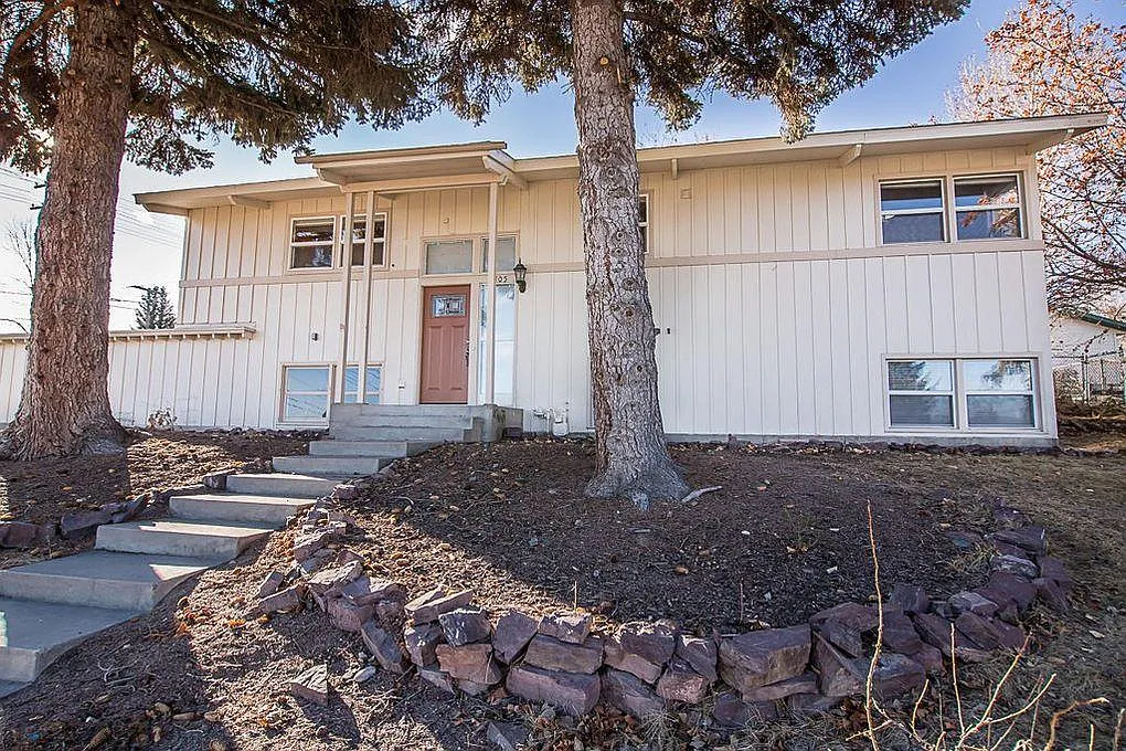 1405 Knight St — Photo 3