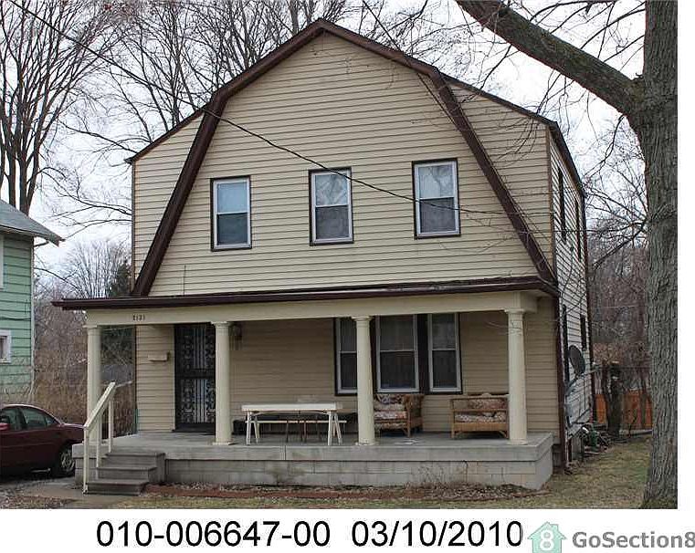 1st image of 2131 Leonard Ave