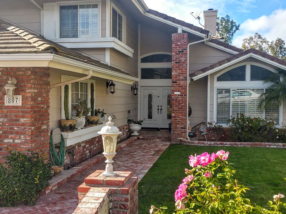1st image of 807 Admiral Ct