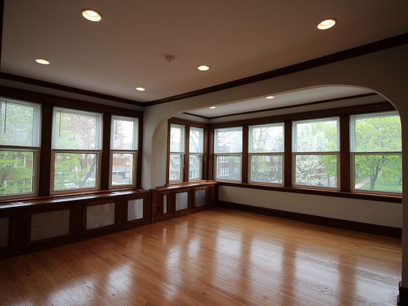 2nd image of 3923-25 W Schubert Ave #2