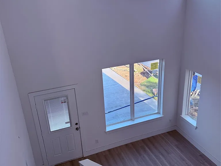 824 Mabel St — Photo 2