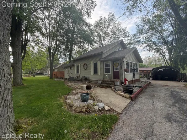 12 McColl St, Yale, MI 48097