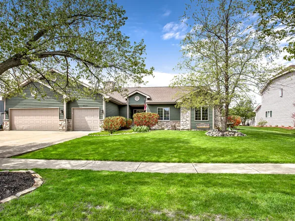 26130 W Highland Dr, Channahon, IL 60410