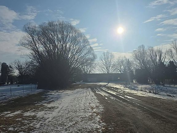 3rd image of 9544 County Road 8 NW