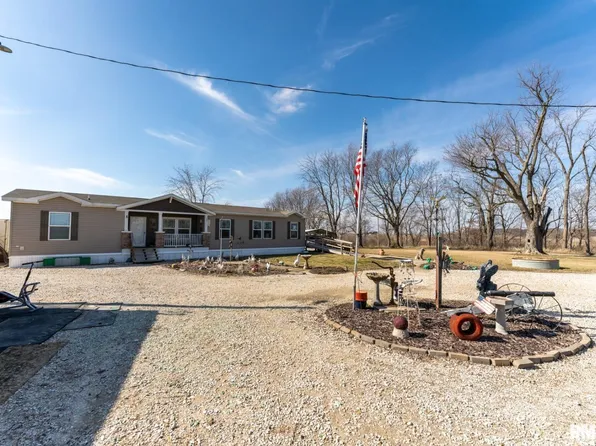 1749 Fricke Ln, Jacksonville, IL 62650