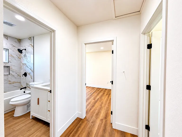 8806 Chantry Ave — Photo 14